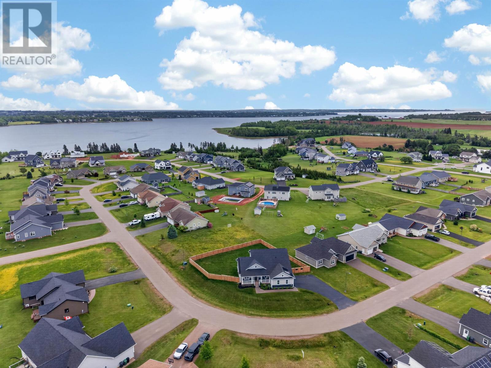 50 Lantern Crescent, Cornwall, Prince Edward Island  C0A 1H8 - Photo 4 - 202615760