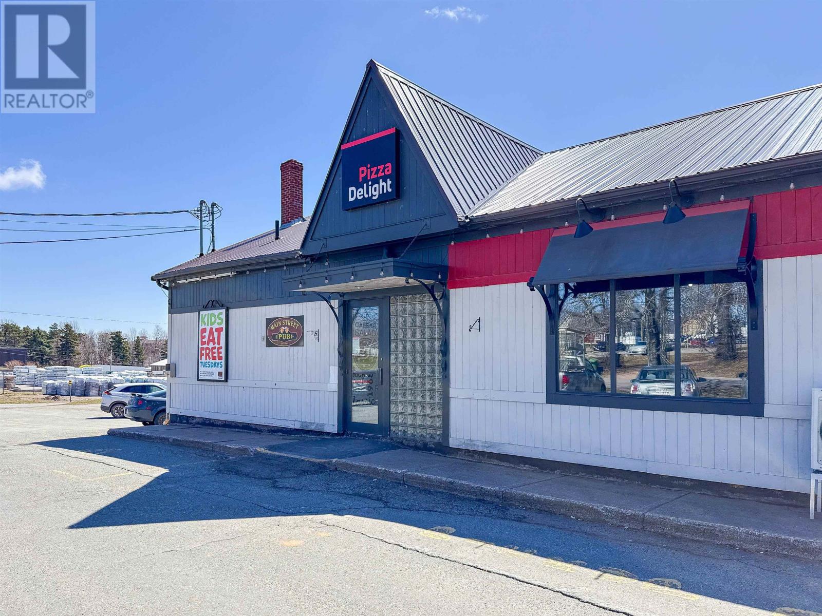 528 Main Street, Montague, Prince Edward Island  C0A 1R0 - Photo 2 - 202615772
