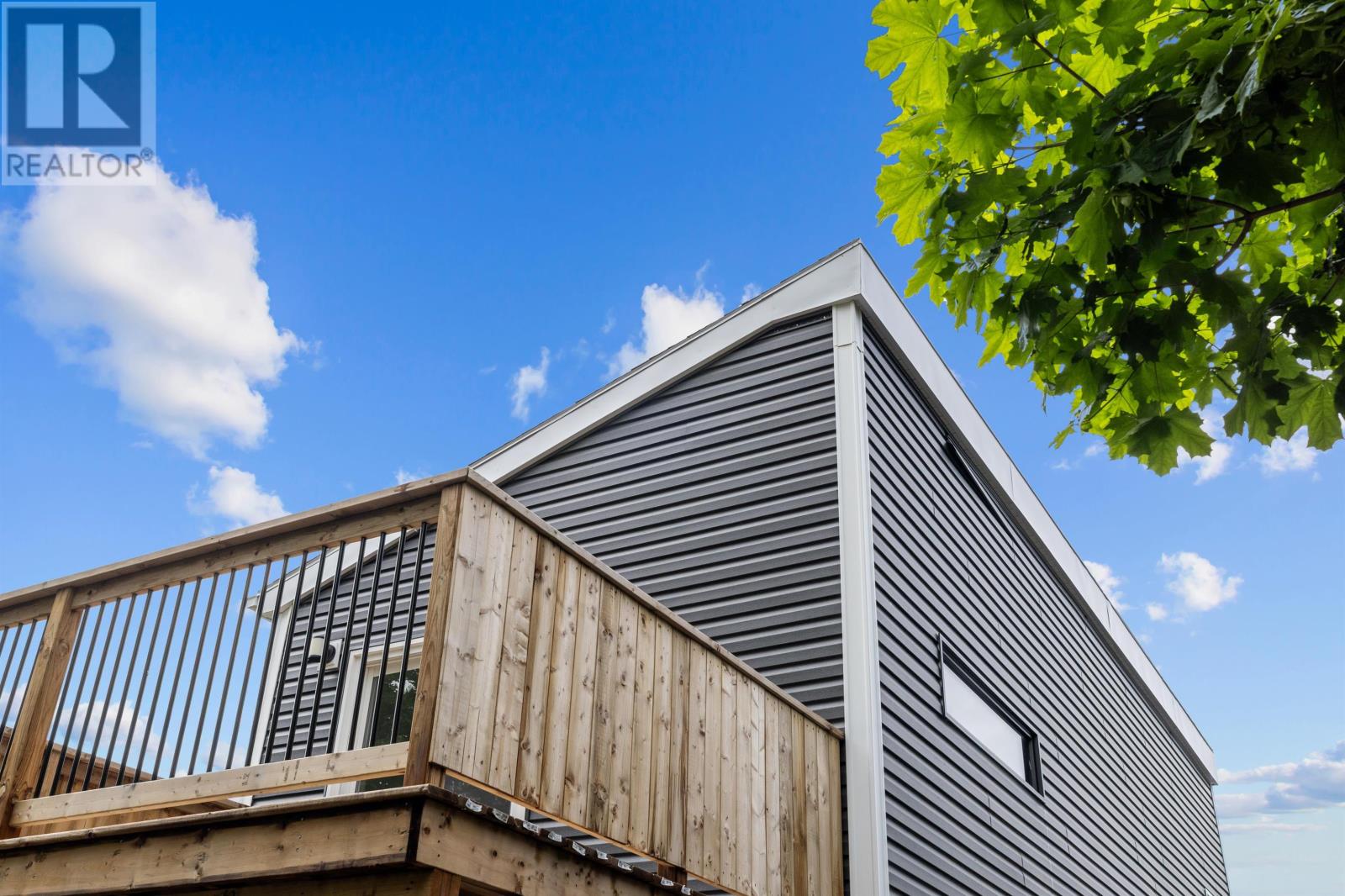 10 Chestnut Street, Charlottetown, Prince Edward Island  P1A 1Z5 - Photo 4 - 202615960