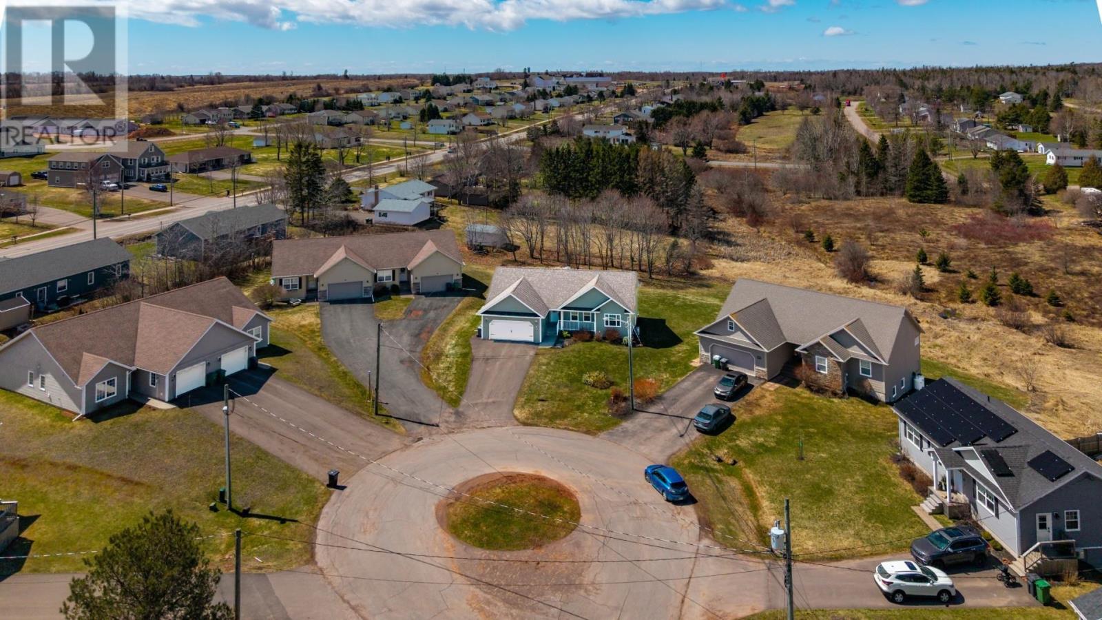 19 Kehough Court, Cornwall, Prince Edward Island  C0A 1H5 - Photo 2 - 202615982