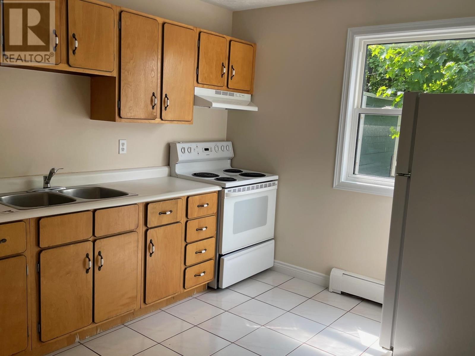 14 Belvedere Avenue, Charlottetown, Prince Edward Island  C1A 6A8 - Photo 5 - 202616039
