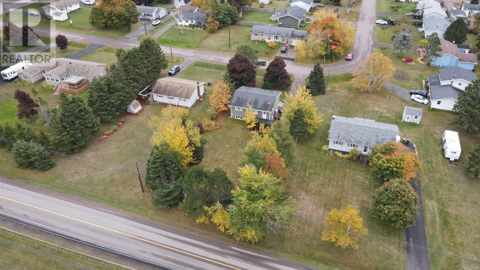 33 Phillips Street, Summerside, Prince Edward Island  C1N 4L2 - Photo 3 - 202616479