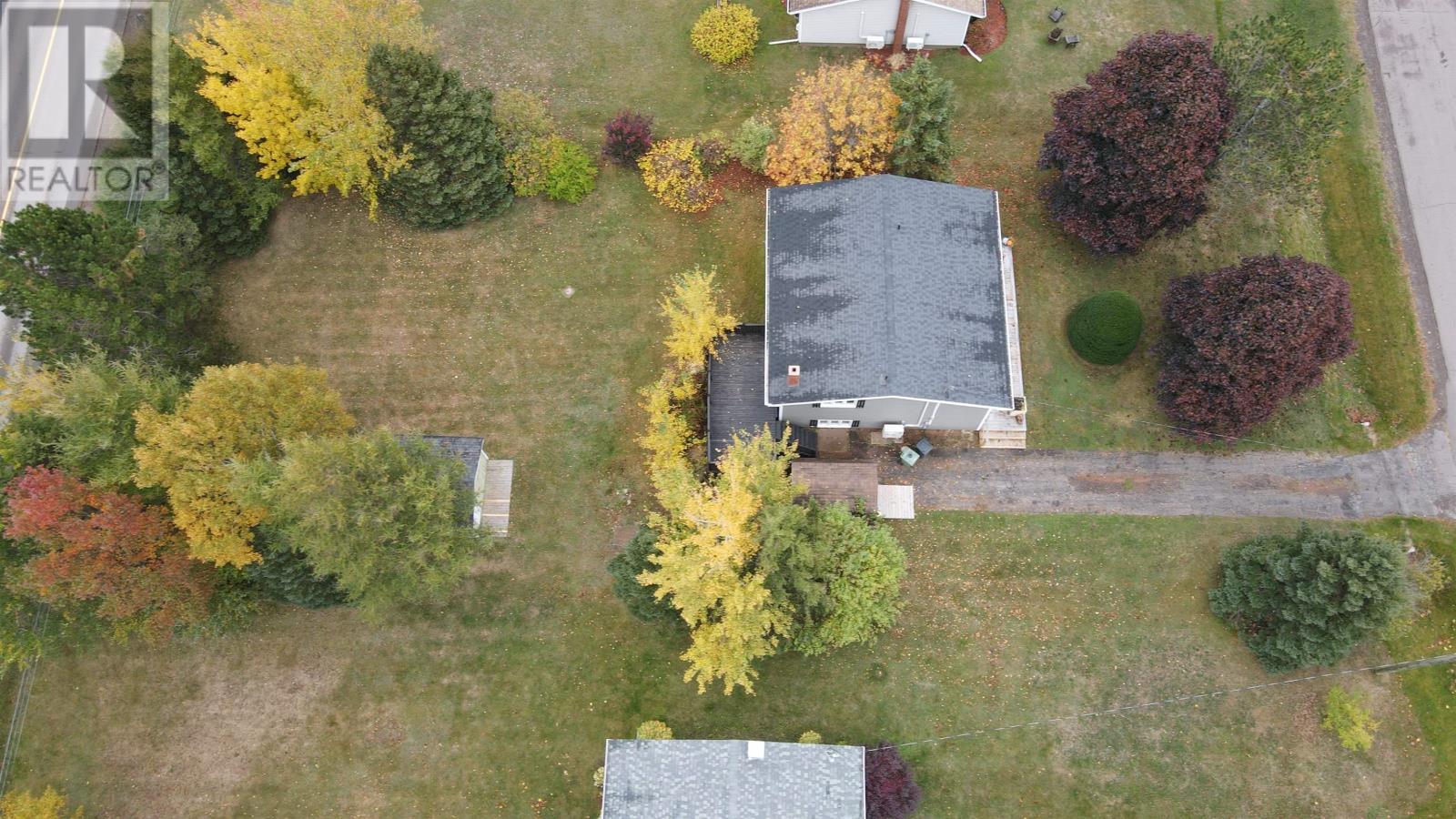 33 Phillips Street, Summerside, Prince Edward Island  C1N 4L2 - Photo 6 - 202616479