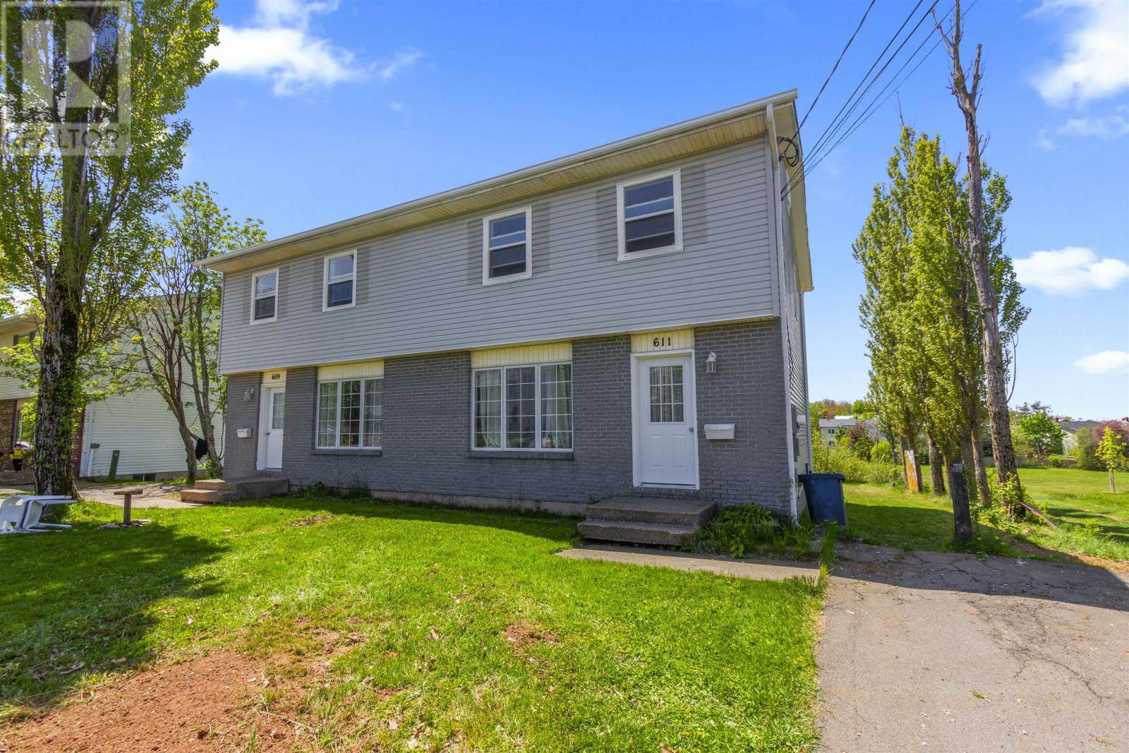 609-611 Queen Street, Charlottetown, Prince Edward Island  C1A 9C8 - Photo 2 - 202616567