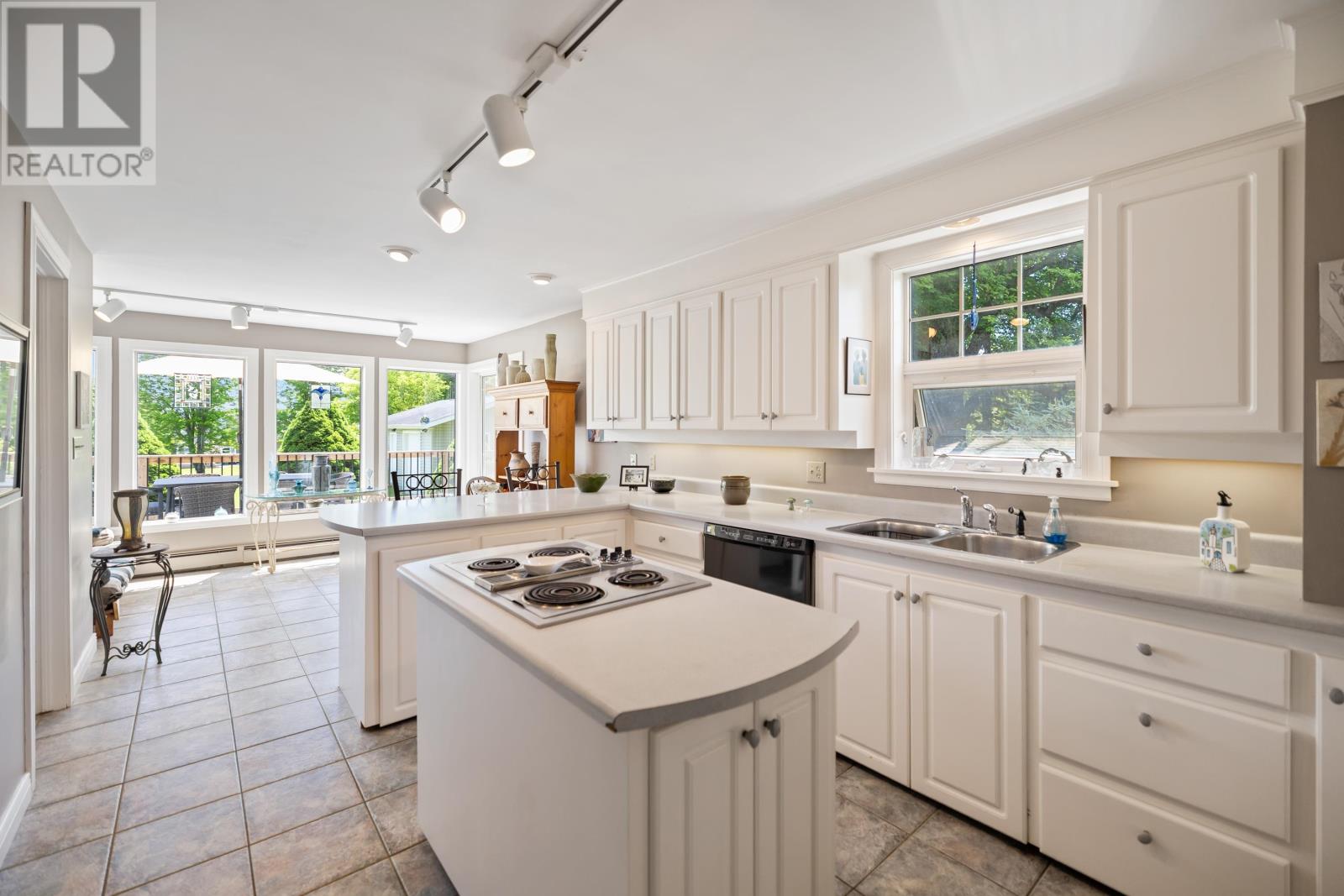 30 Palmers Lane, Parkdale, Prince Edward Island  C1A 5V8 - Photo 12 - 202616713