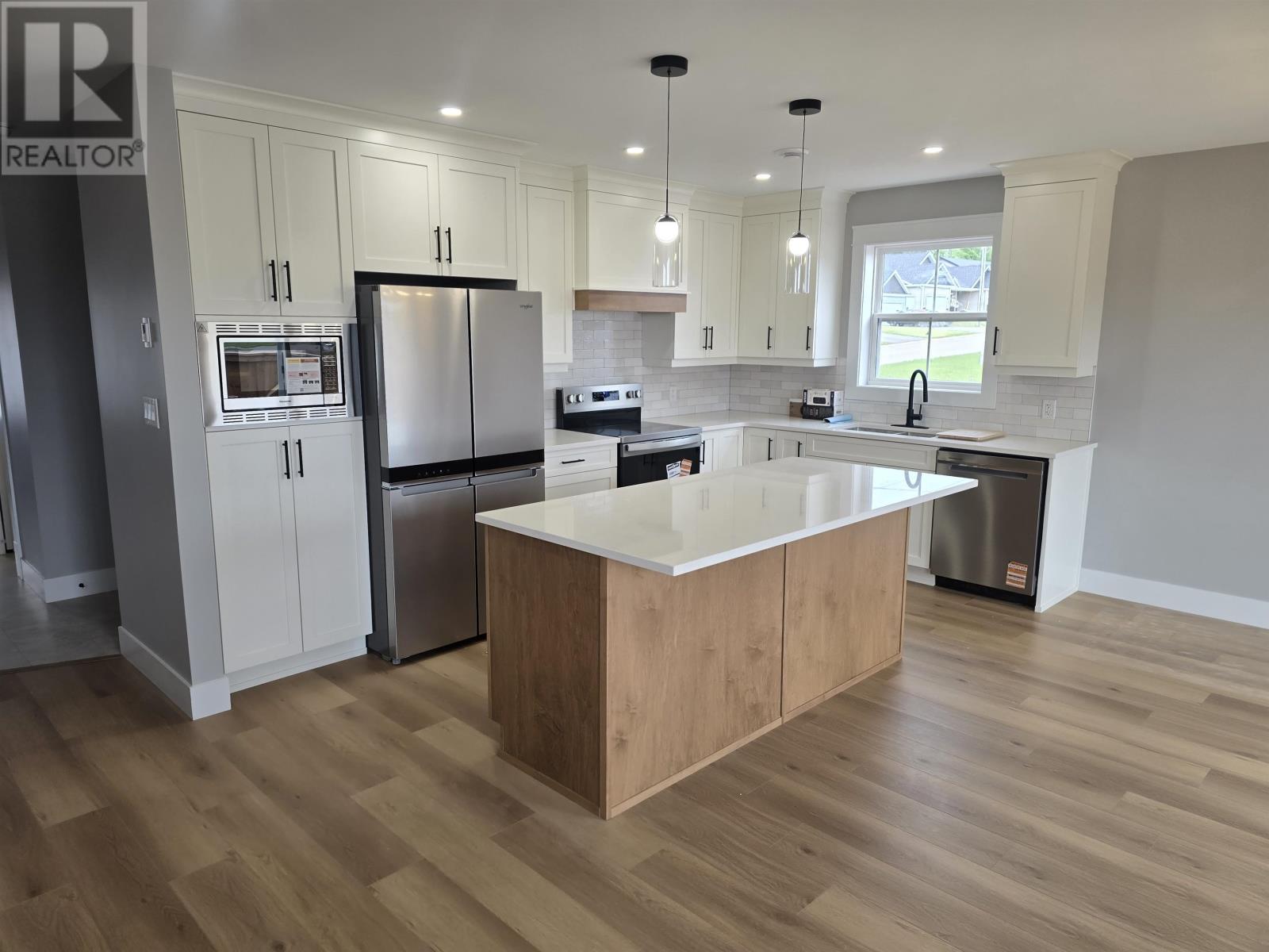 51 Brooklyn Avenue, Charlottetown, Prince Edward Island  C1E 3W3 - Photo 3 - 202616783