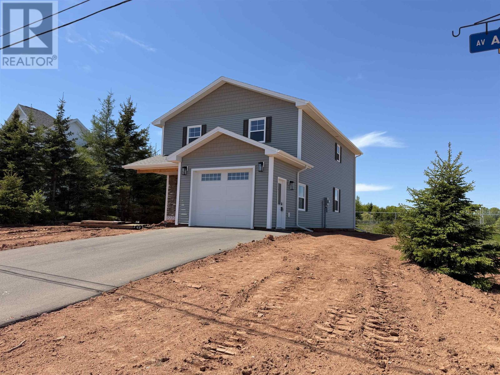 43 Acadian Avenue, Summerside, Prince Edward Island  C1N 6H5 - Photo 2 - 202616797