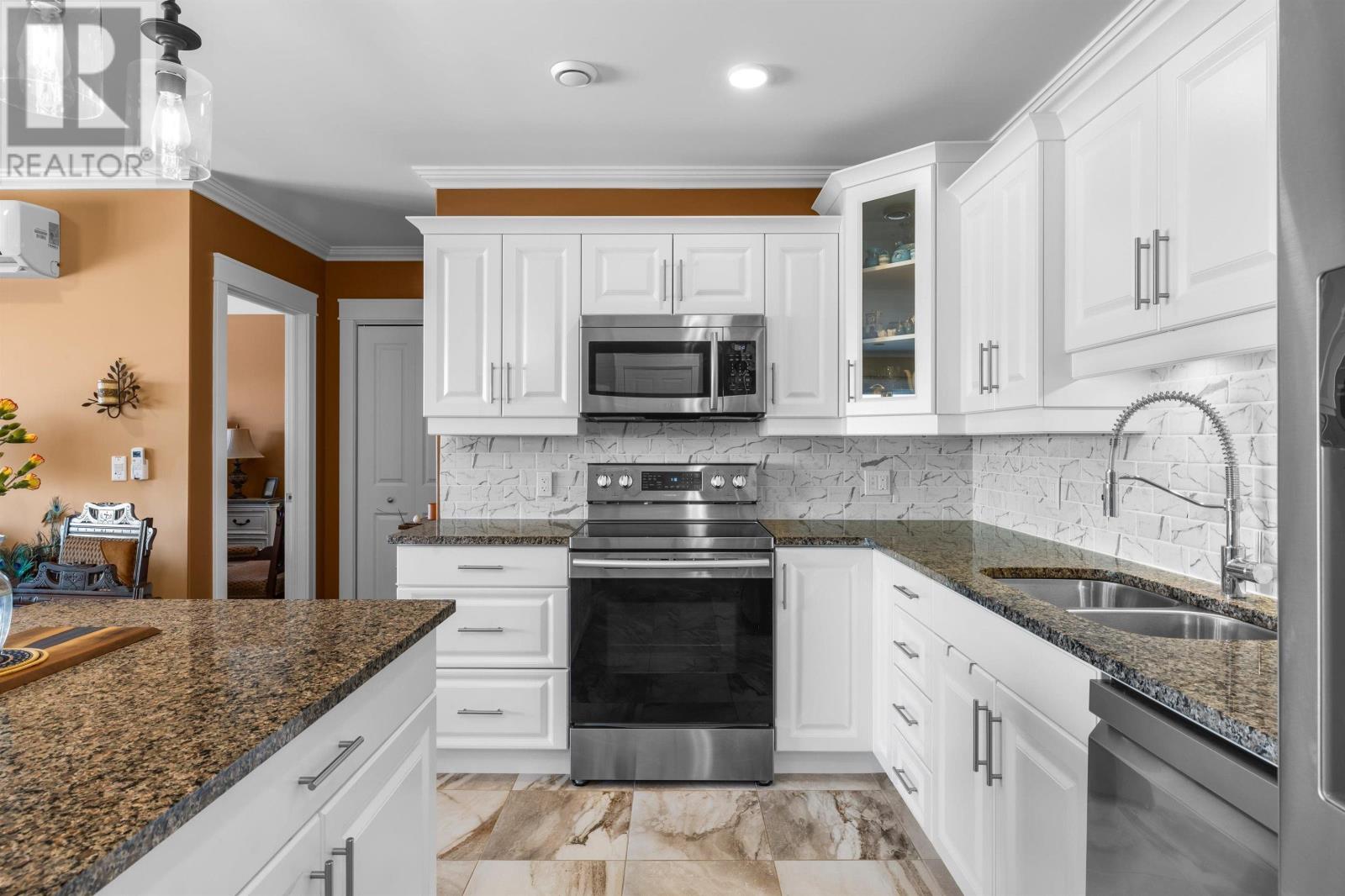 Unit 309 210 Shakespeare Drive, Stratford, Prince Edward Island  C1B 4B7 - Photo 8 - 202616806