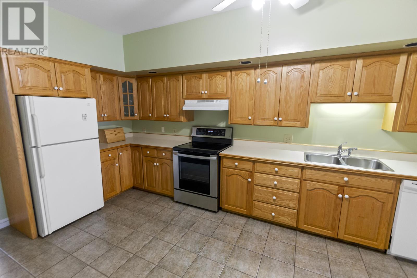 1 202-204 Euston Street, Charlottetown, Prince Edward Island  C1A 1W8 - Photo 11 - 202616882