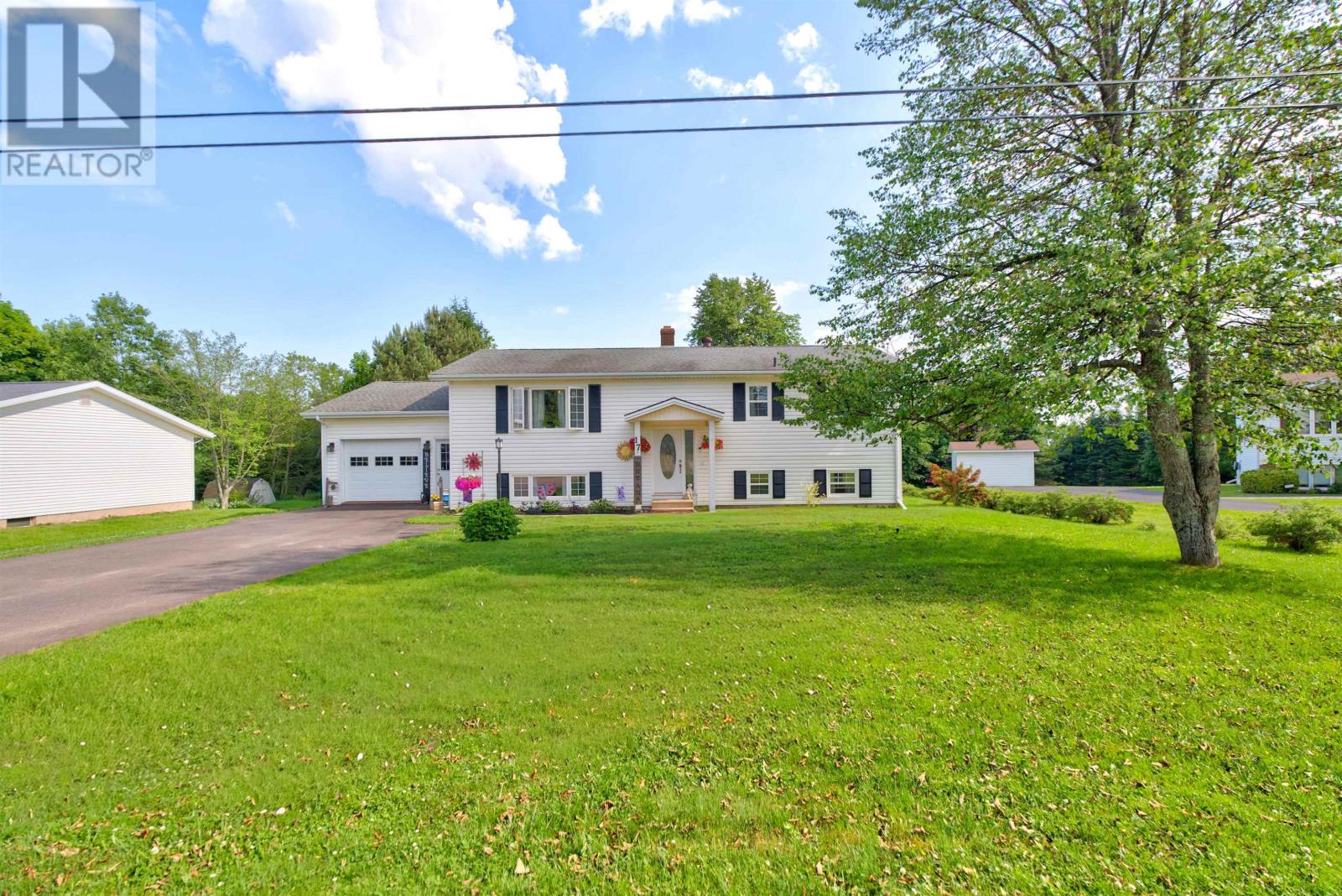 17 Centennial Drive, Kensington, Prince Edward Island  C0B 1M0 - Photo 3 - 202616946