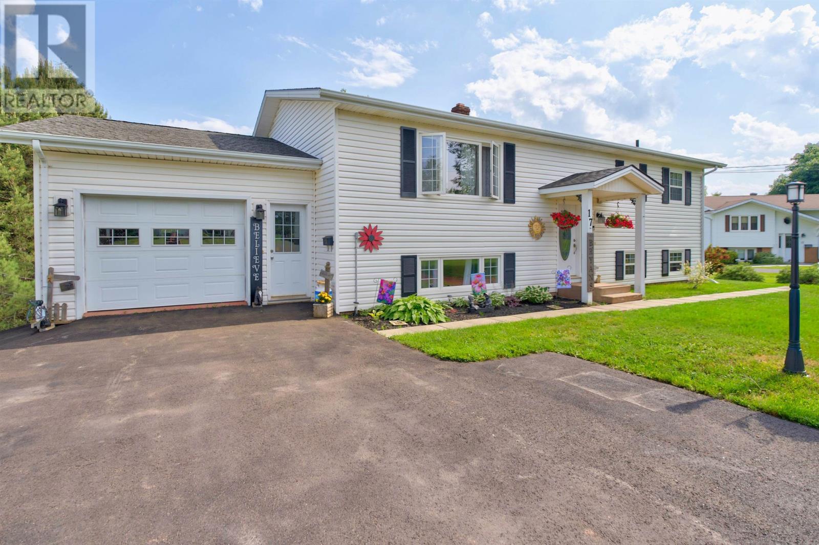 17 Centennial Drive, Kensington, Prince Edward Island  C0B 1M0 - Photo 4 - 202616946