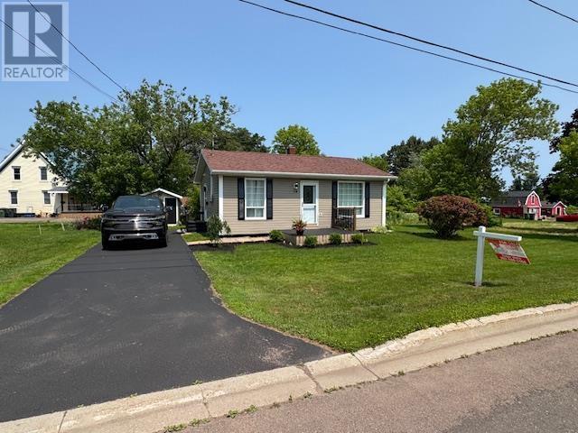 14 East Drive, Summerside, Prince Edward Island  C1N 4E4 - Photo 1 - 202616960