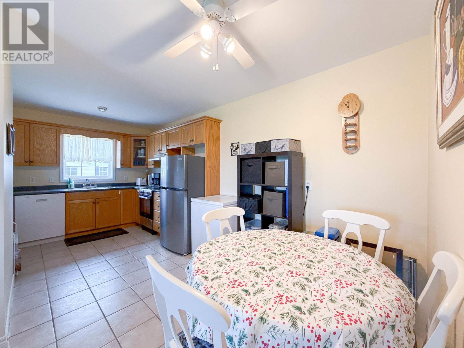 18 33 Glen Stewart Drive, Stratford, Prince Edward Island  C1A 1A0 - Photo 6 - 202617246