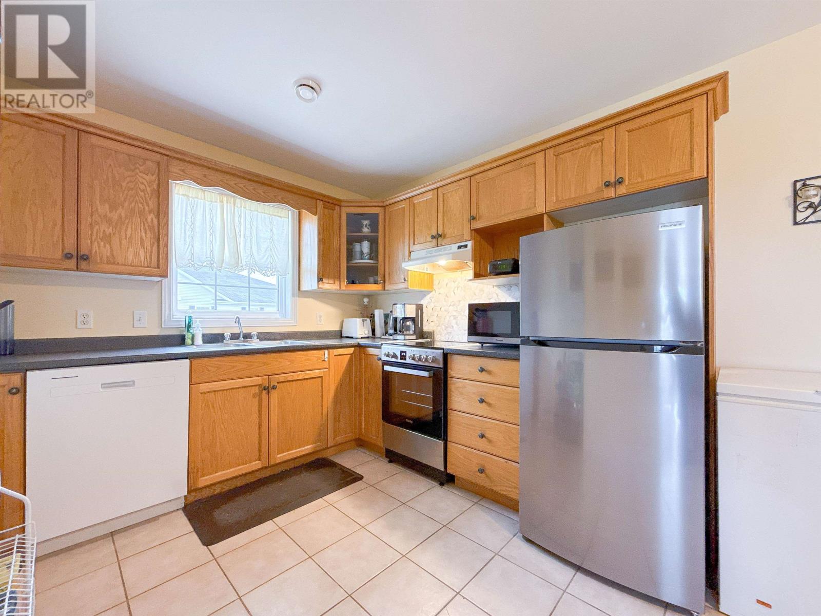 18 33 Glen Stewart Drive, Stratford, Prince Edward Island  C1A 1A0 - Photo 7 - 202617246