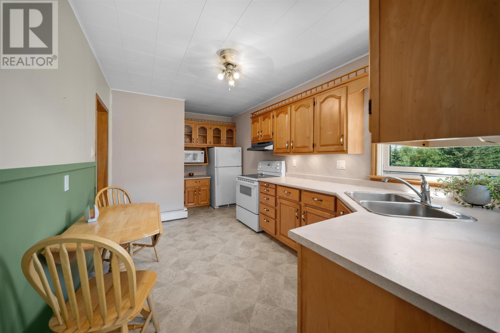 99 Westview Drive, Murray Harbour, Prince Edward Island  C0A 1V0 - Photo 2 - 202617273