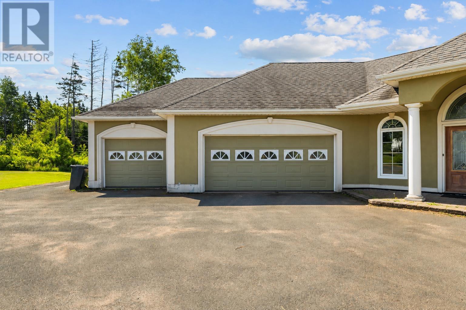 40 Sunset Drive, Souris, Prince Edward Island  C0A 2B0 - Photo 2 - 202617584