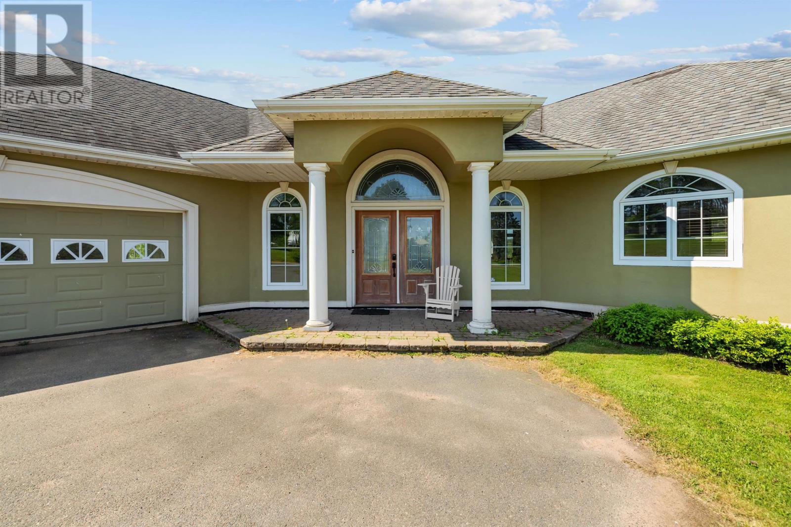 40 Sunset Drive, Souris, Prince Edward Island  C0A 2B0 - Photo 3 - 202617584