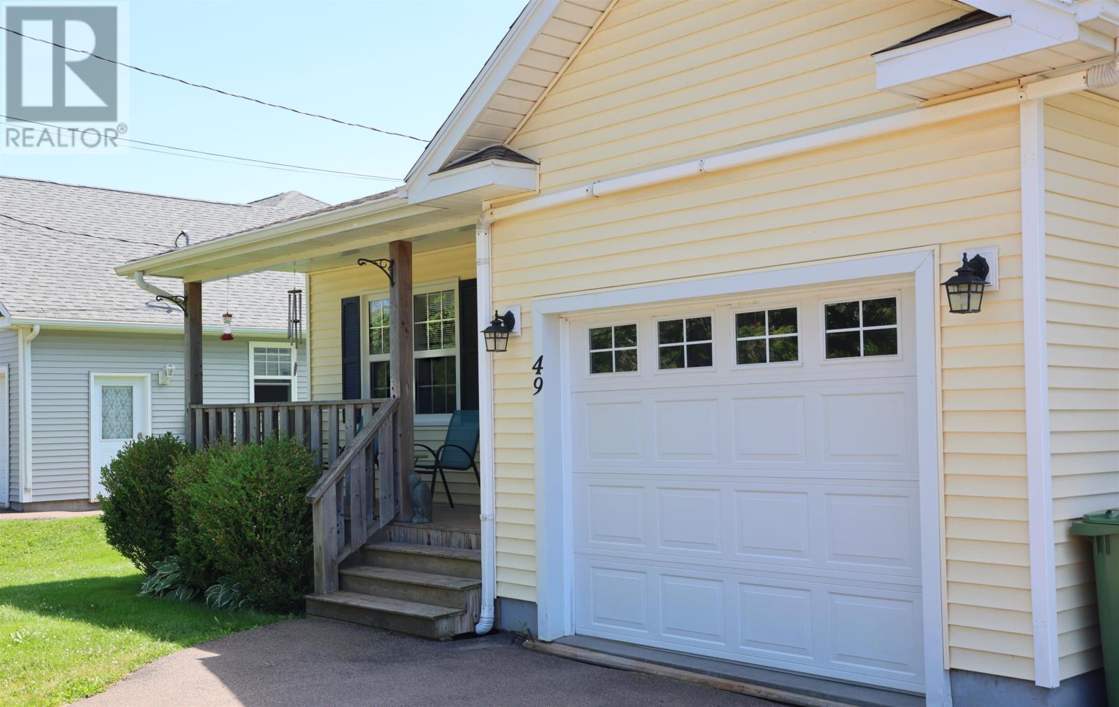 49 Royalty Road, Charlottetown, Prince Edward Island  C1E 3E7 - Photo 3 - 202617643