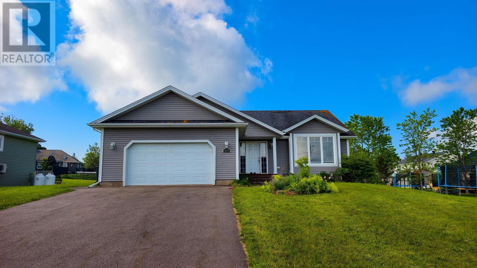 15 Gordon Day Drive, Stratford, Prince Edward Island  C1B 0E9 - Photo 1 - 202617852
