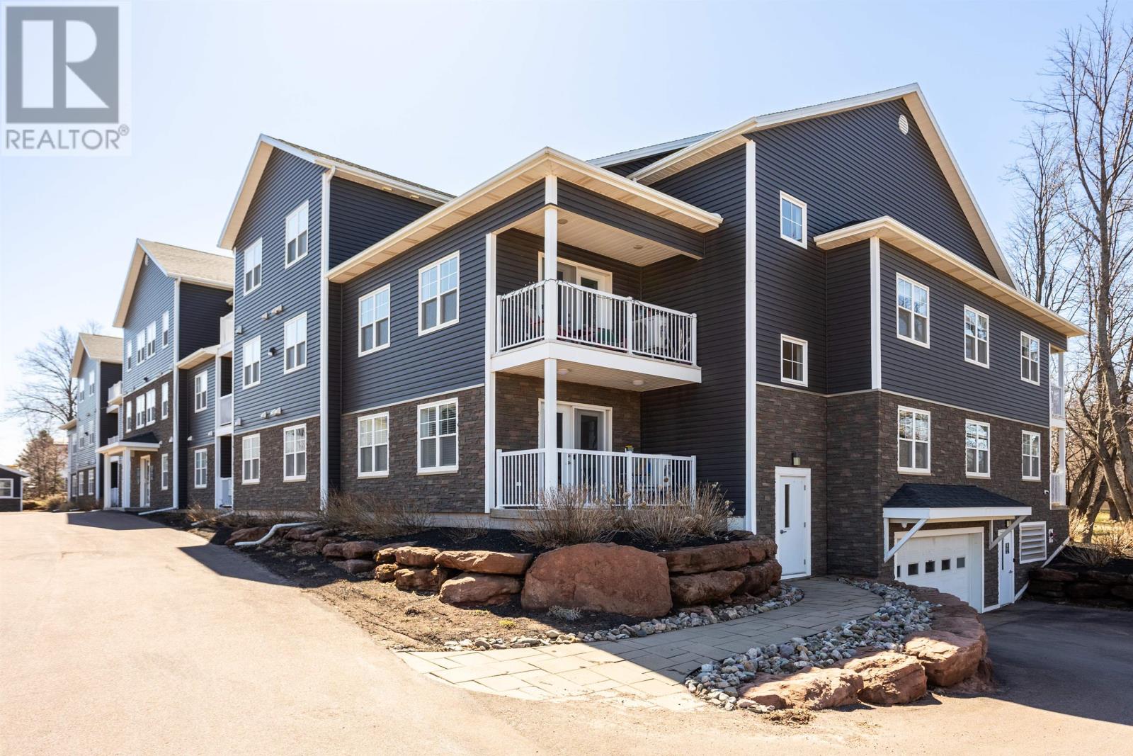 105 29 Stratford Road, Stratford, Prince Edward Island  C1B 1T4 - Photo 1 - 202617870