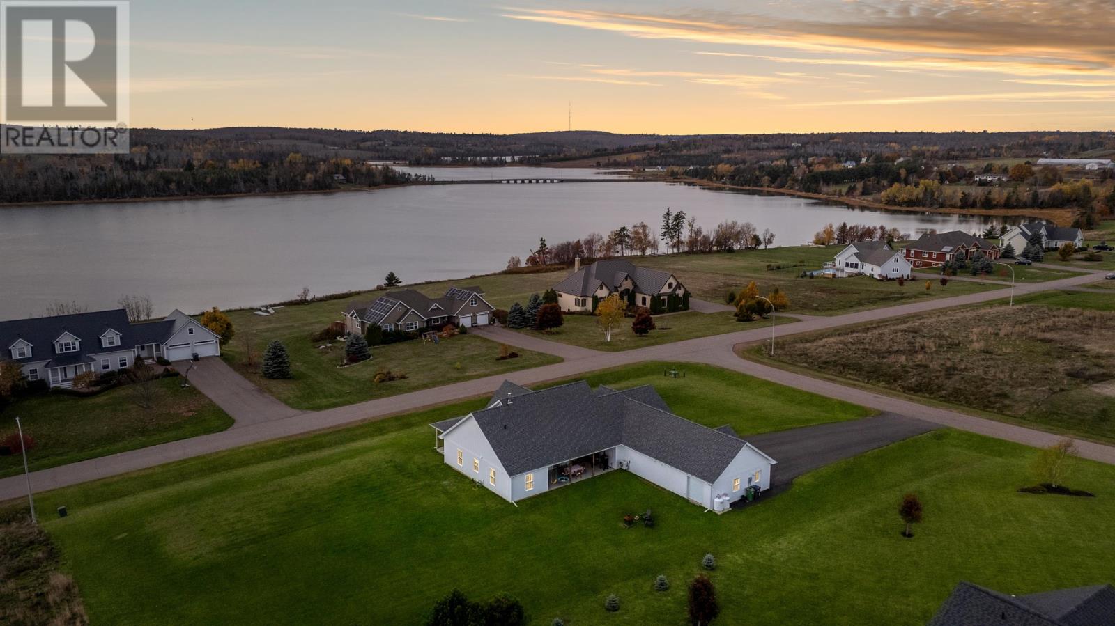 8 Macneill Avenue, Clyde River, Prince Edward Island  C0A 1H1 - Photo 4 - 202618043