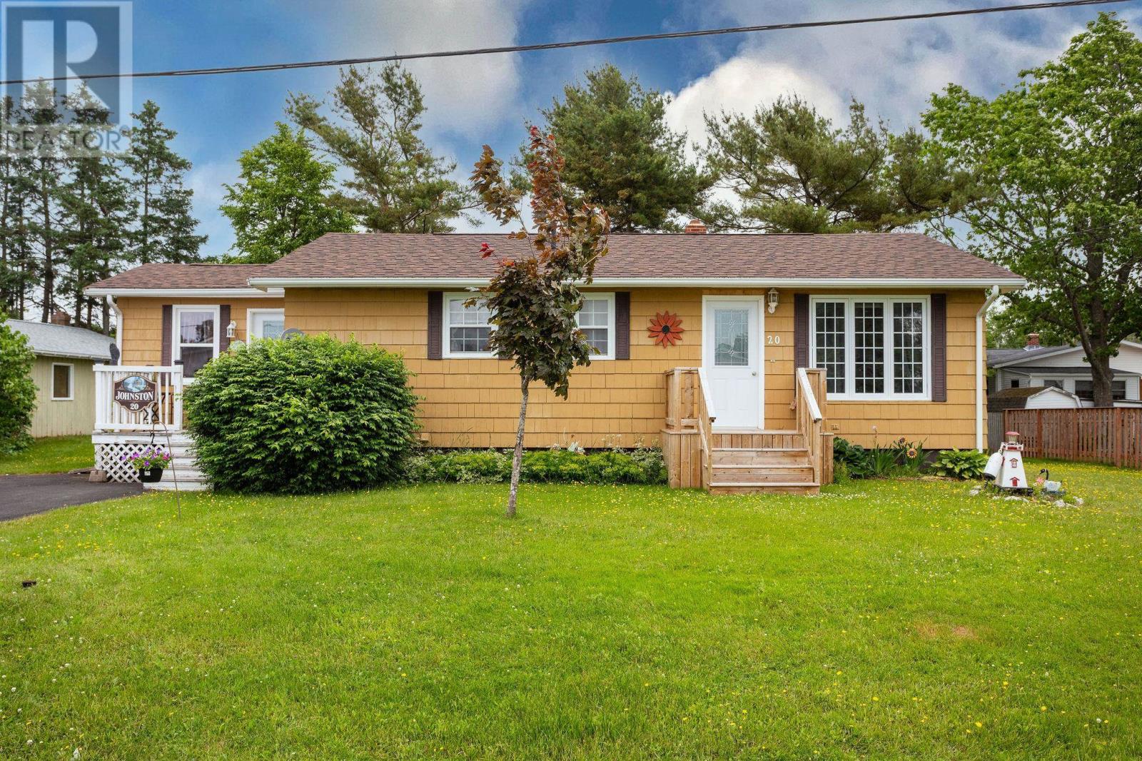20 Yeo Crescent, Montague, Prince Edward Island  C0A 1R0 - Photo 3 - 202618079