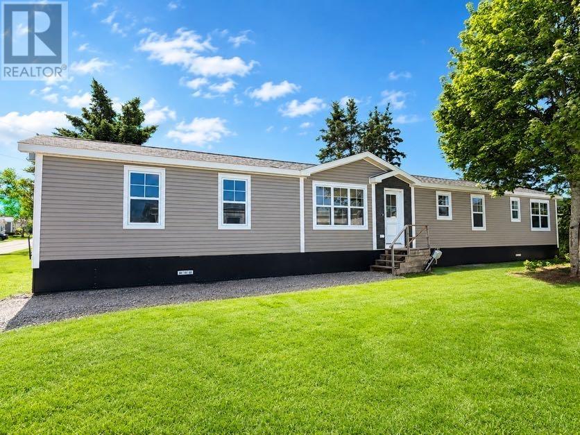 15 Wolfe Avenue, Cornwall, Prince Edward Island  C0A 1H5 - Photo 1 - 202618108