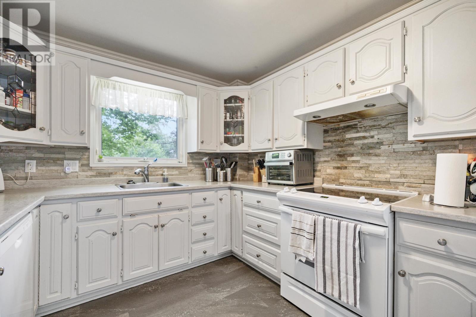 58 Brackley Point Road Road, Charlottetown, Prince Edward Island  C1A 6Y2 - Photo 7 - 202618128
