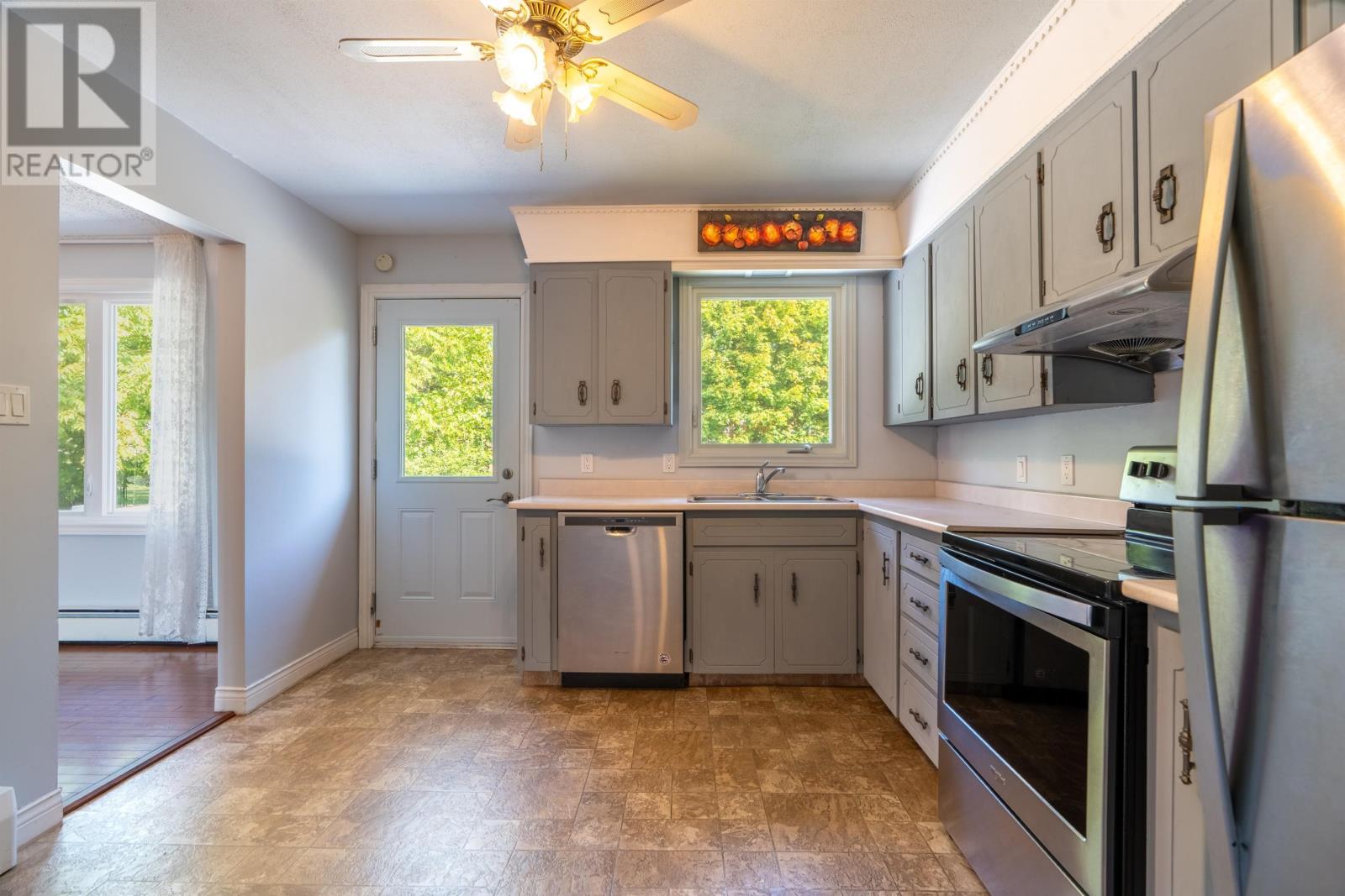 37 Chelsey Circle, Charlottetown, Prince Edward Island  C1E 1E9 - Photo 12 - 202618235
