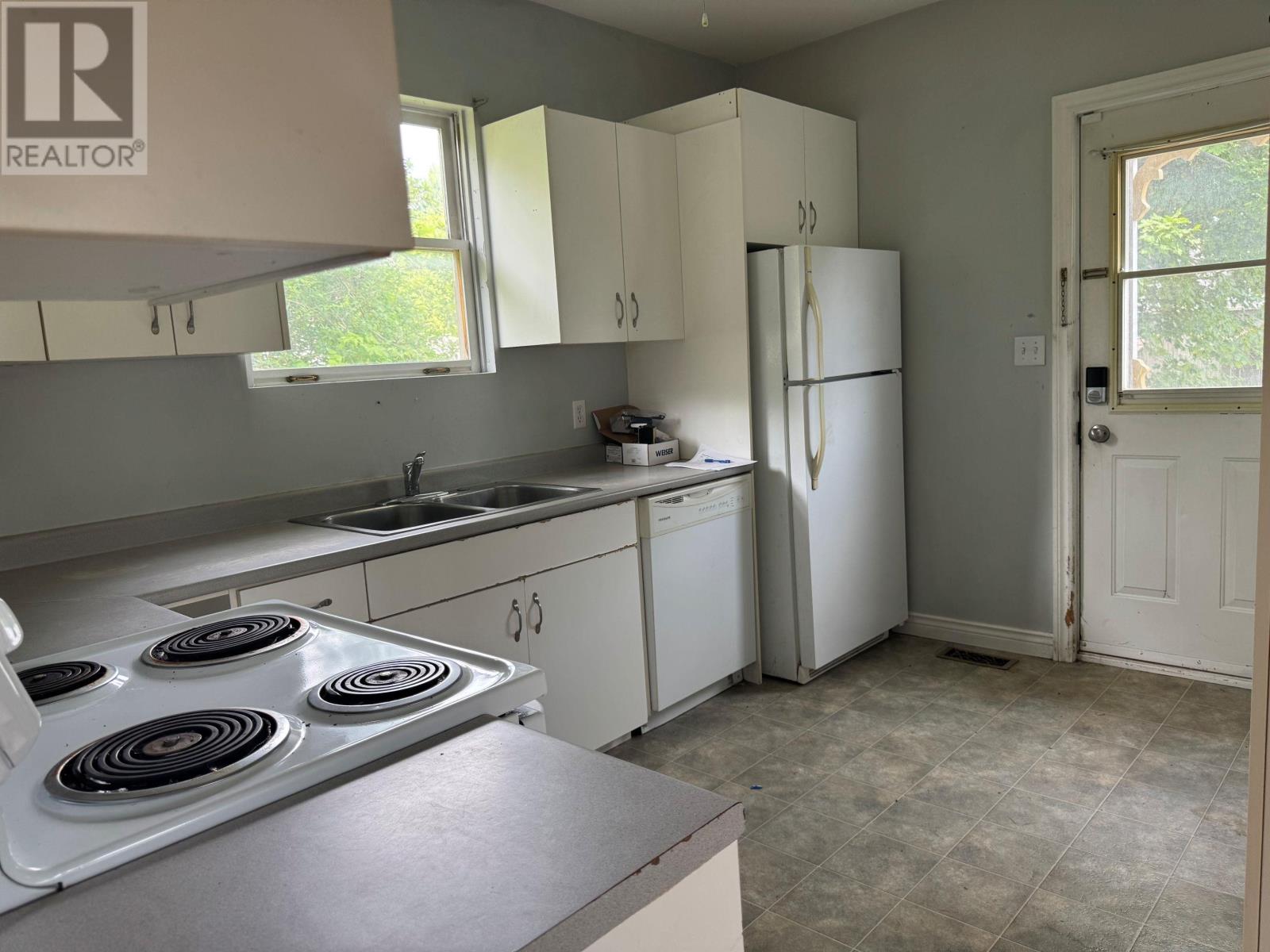 328 South Drive, Summerside, Prince Edward Island  C1N 4A1 - Photo 6 - 202618270