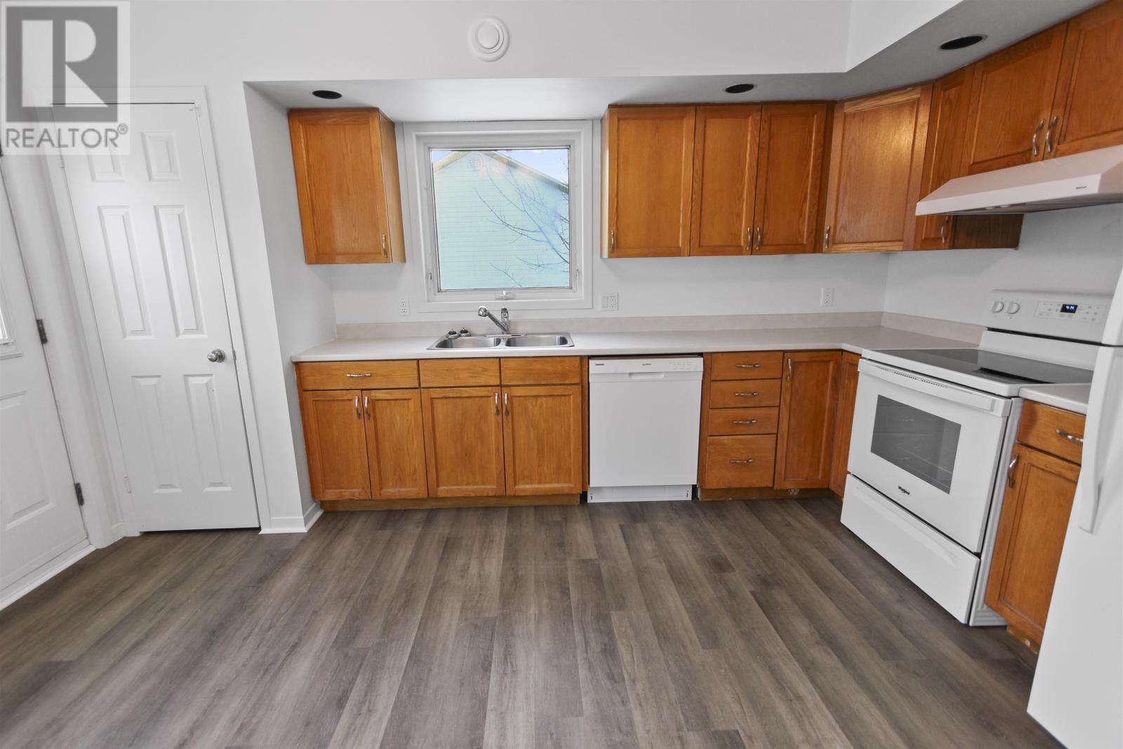 62 Confederation Street, Charlottetown, Prince Edward Island  C1A 5V4 - Photo 8 - 202618290