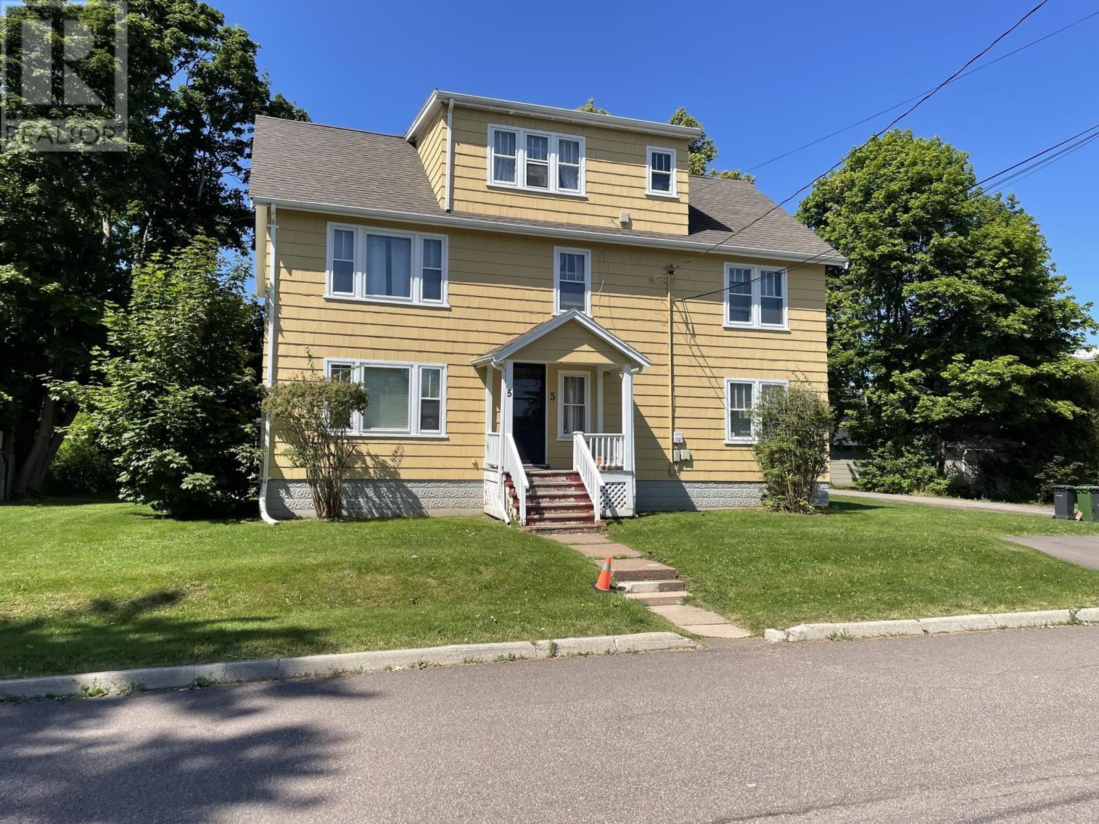 5 Windsor Street, Charlottetown, Prince Edward Island  C1A 3R2 - Photo 1 - 202618617