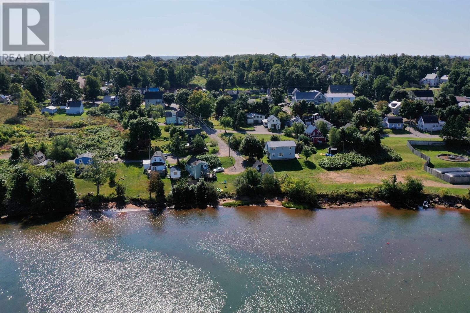 242 Locust Street, Montague, Prince Edward Island  C0A 1R0 - Photo 14 - 202618700