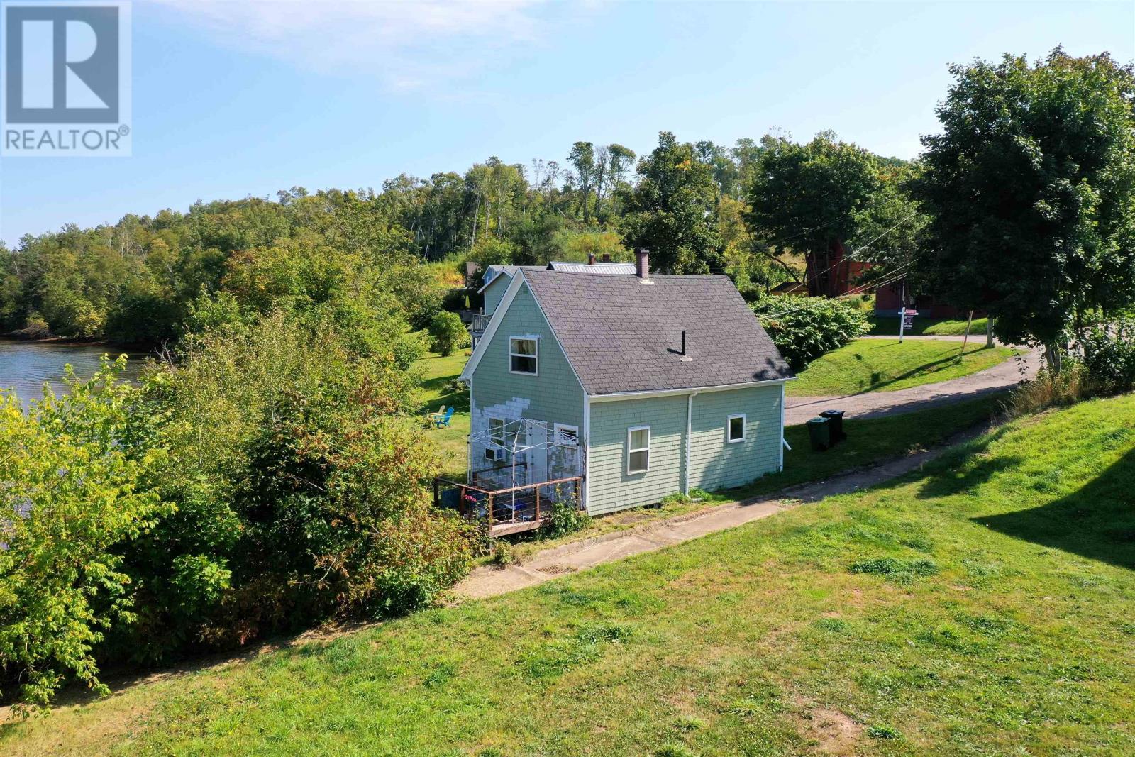 242 Locust Street, Montague, Prince Edward Island  C0A 1R0 - Photo 3 - 202618700