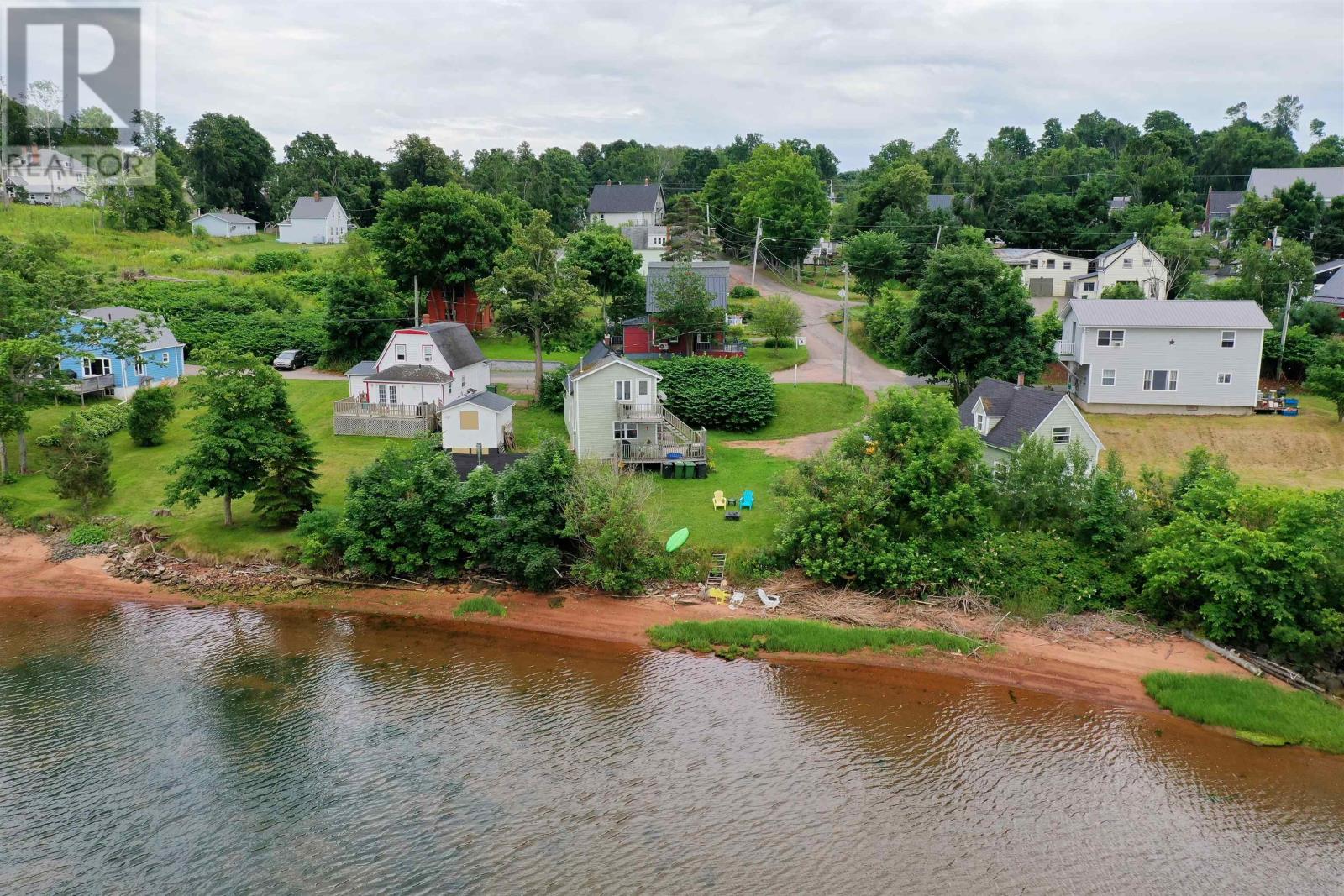 242 Locust Street, Montague, Prince Edward Island  C0A 1R0 - Photo 5 - 202618700