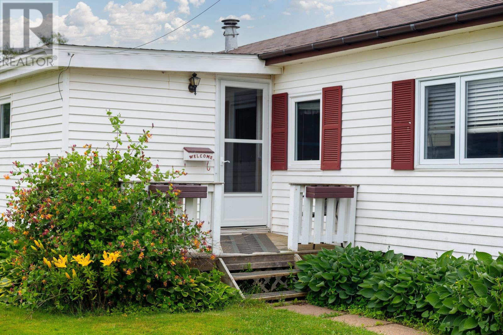 2 Selkirk Avenue, Cornwall, Prince Edward Island  C0A 1H0 - Photo 27 - 202618740