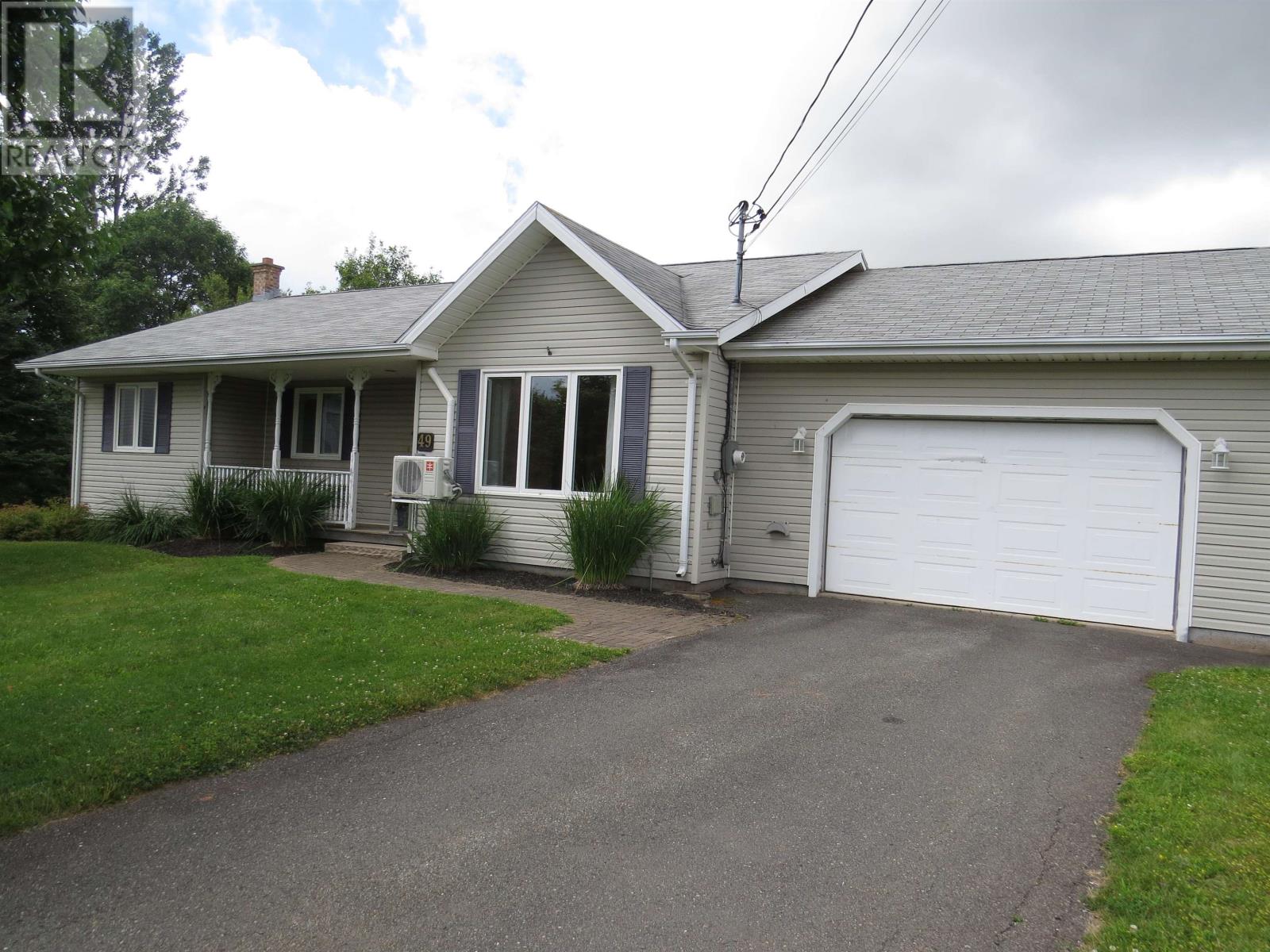 49 Massey Drive, Charlottetown, Prince Edward Island  C1E 1R6 - Photo 1 - 202618901