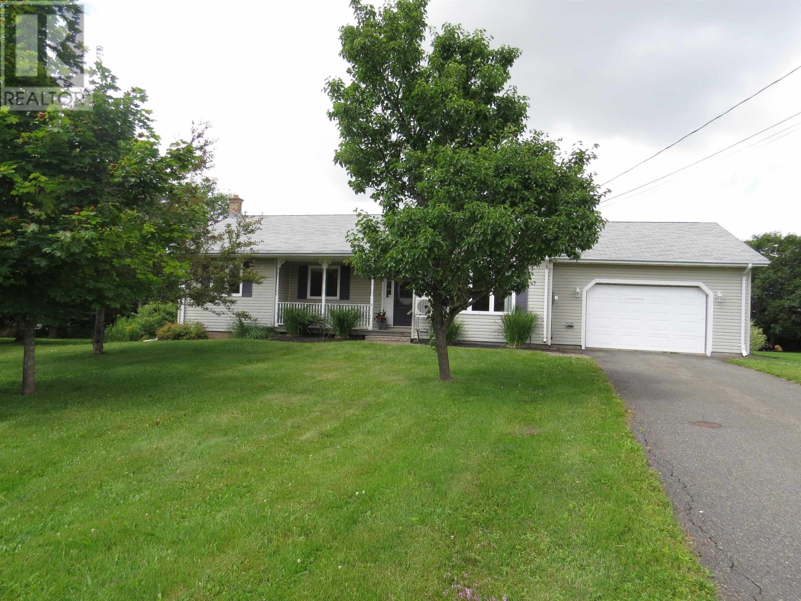49 Massey Drive, Charlottetown, Prince Edward Island  C1E 1R6 - Photo 2 - 202618901