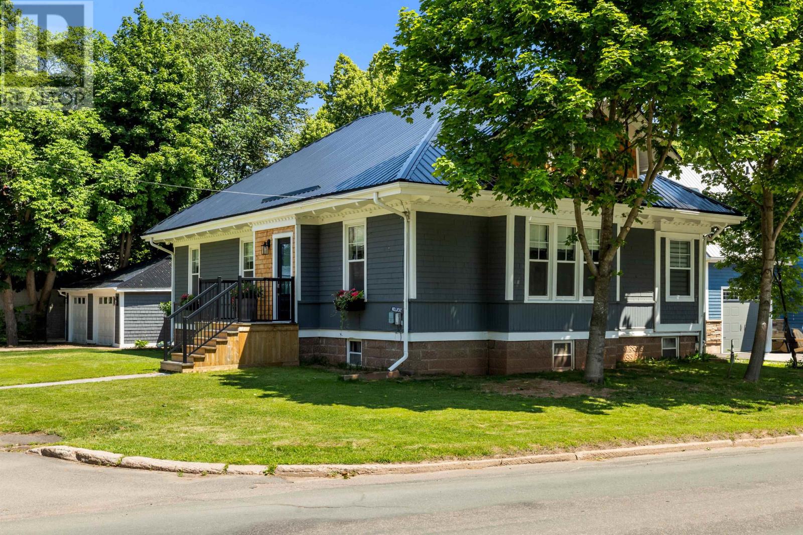 20 North River Road, Charlottetown, Prince Edward Island  C1A 3K4 - Photo 1 - 202619018