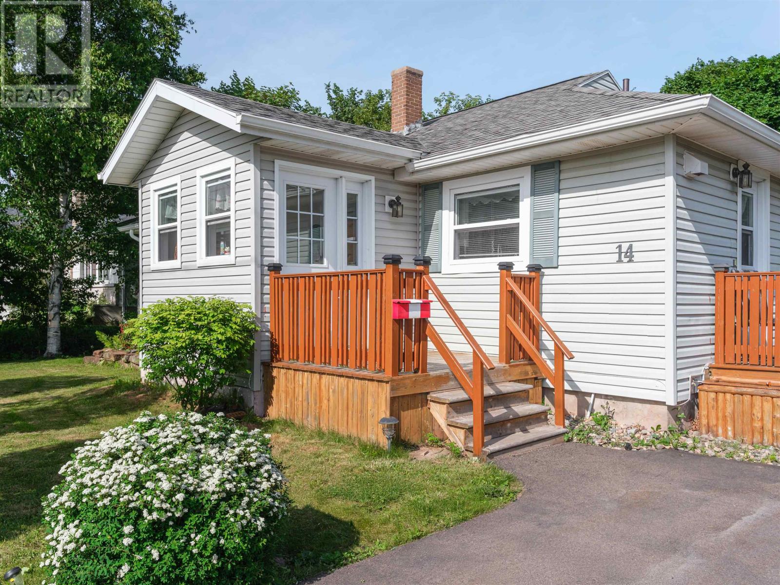 14 Donwood Drive, Charlottetown, Prince Edward Island  C1A 5L2 - Photo 2 - 202619147