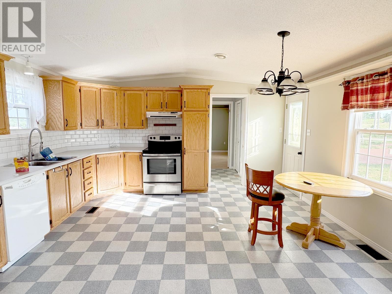 2308 Maplpewood Road, Kellys Cross, Prince Edward Island  C0A 1Y0 - Photo 5 - 202619310
