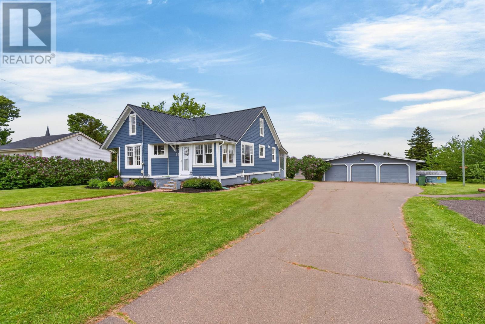 11 School Street, Kensington, Prince Edward Island  C0B 1M0 - Photo 1 - 202619429
