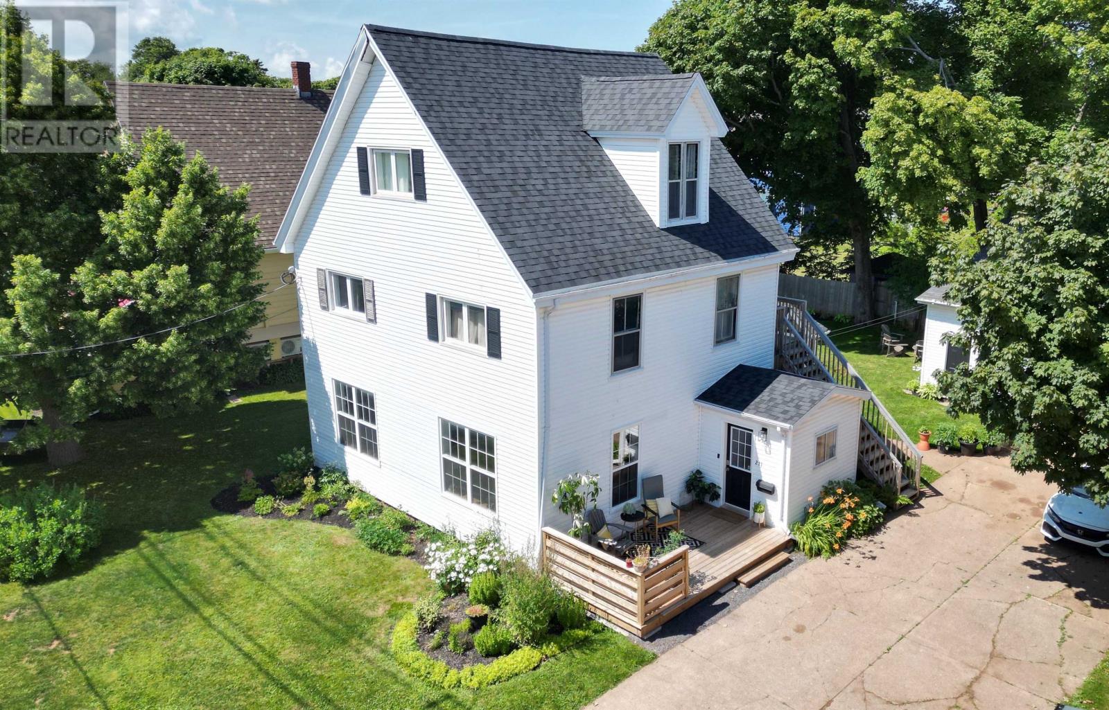 211 Winter Street, Summerside, Prince Edward Island  C1N 1N2 - Photo 1 - 202619514