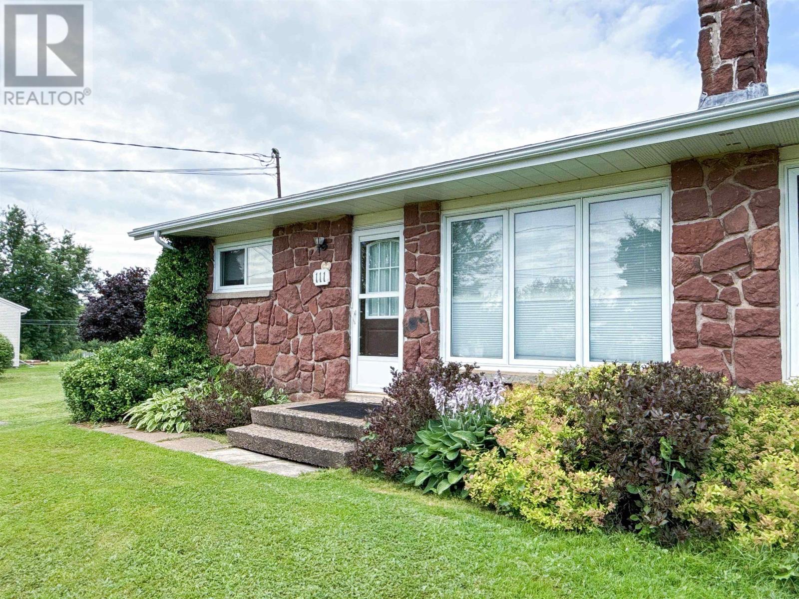111 Meadowbank Road, Cornwall, Prince Edward Island  C0A 1H0 - Photo 1 - 202619594
