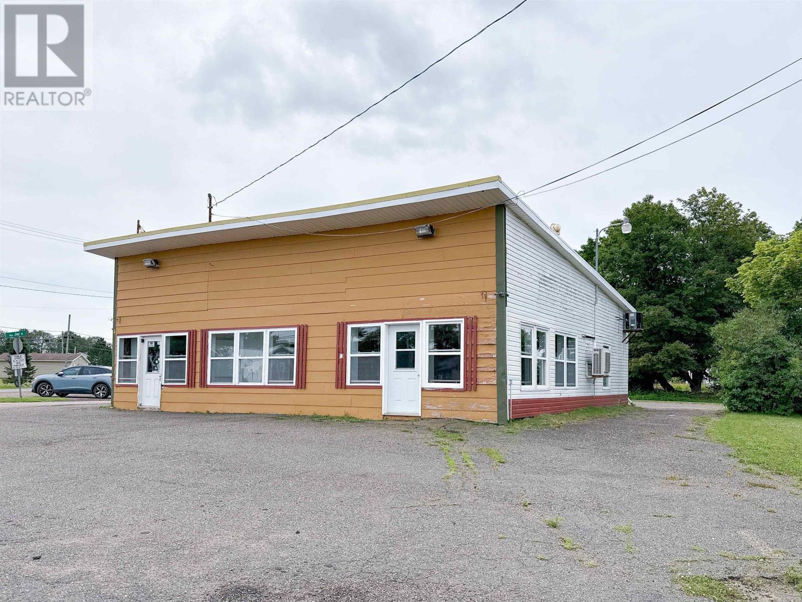 324 Main Street, Mount Stewart, Prince Edward Island  C0A 1T0 - Photo 1 - 202619676