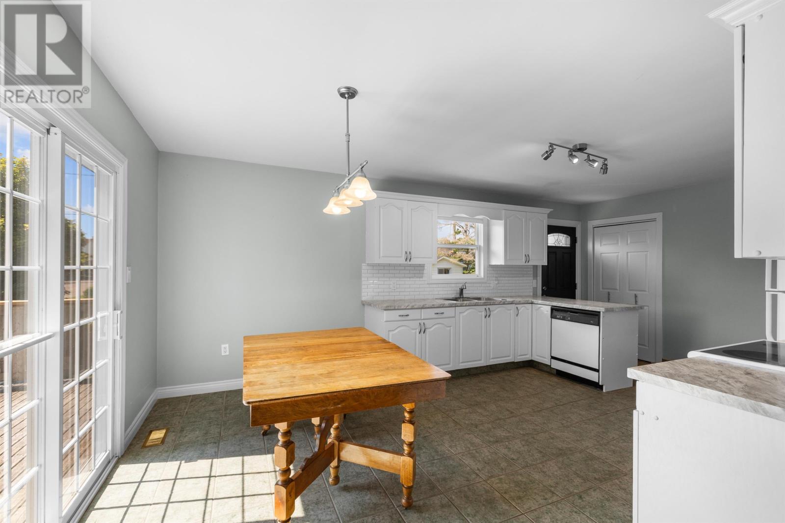 46 Westcomb Crescent, Charlottetown, Prince Edward Island  C1C 1B3 - Photo 10 - 202620239