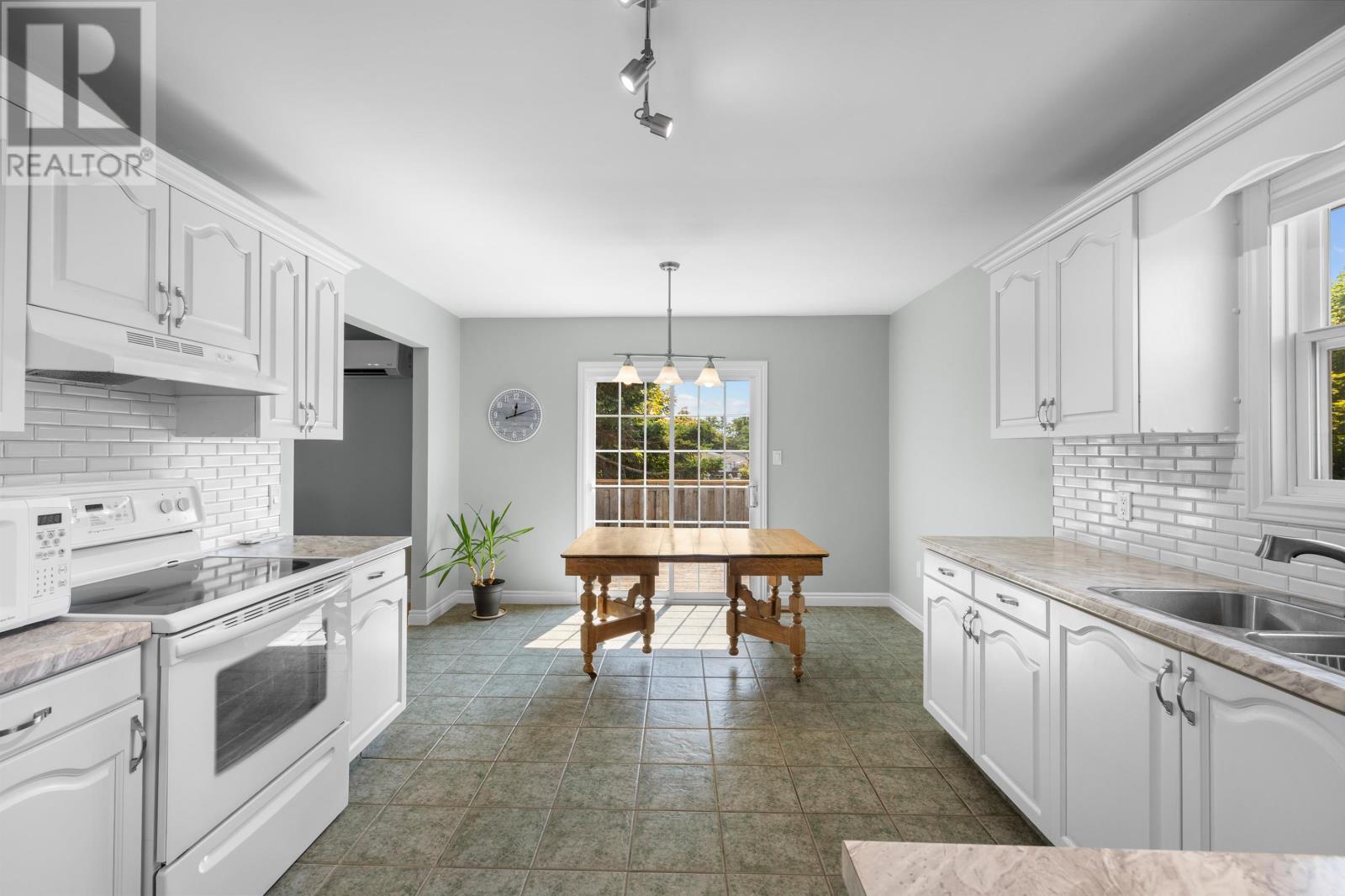 46 Westcomb Crescent, Charlottetown, Prince Edward Island  C1C 1B3 - Photo 9 - 202620239