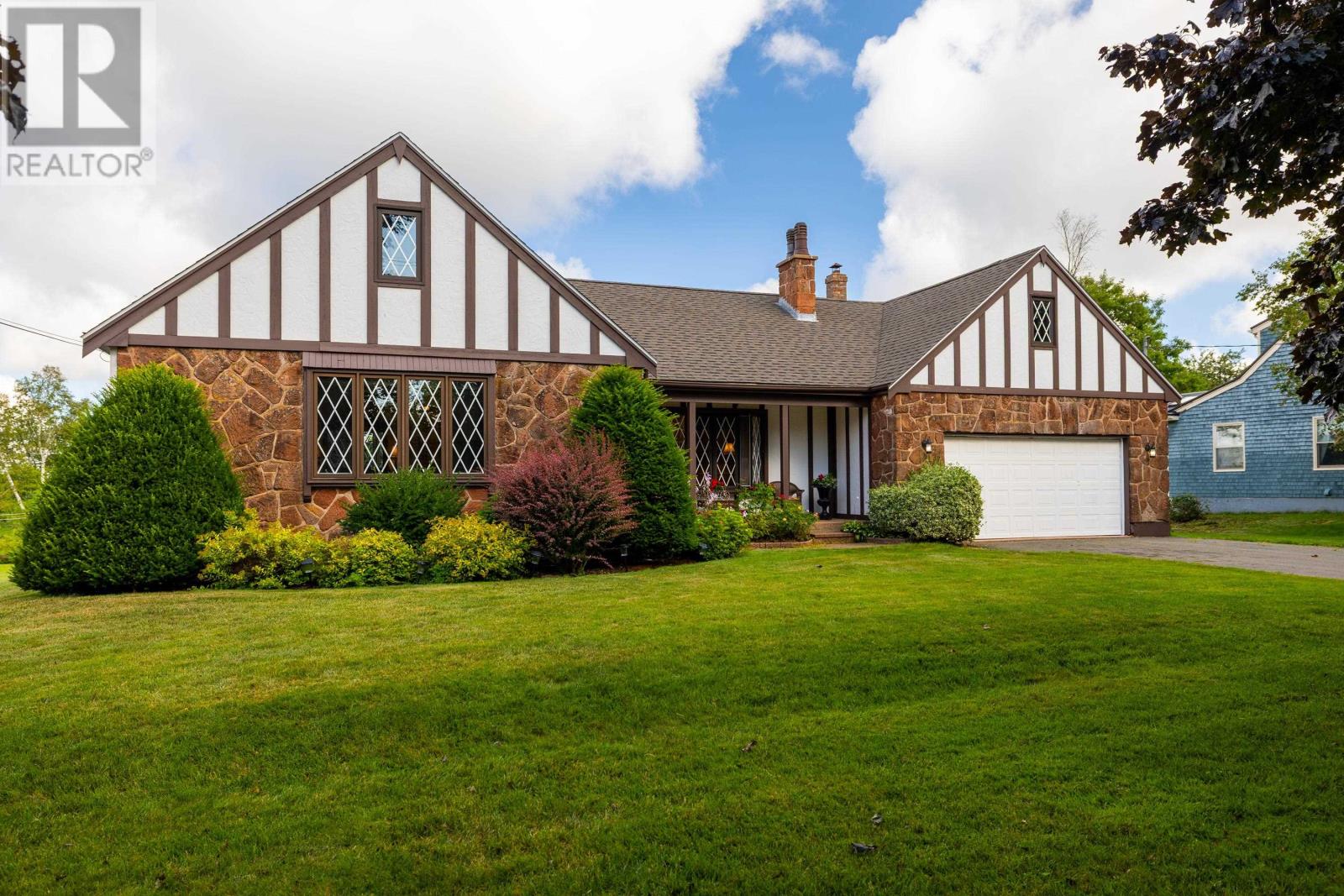 10 Battery Point Drive, Stratford, Prince Edward Island