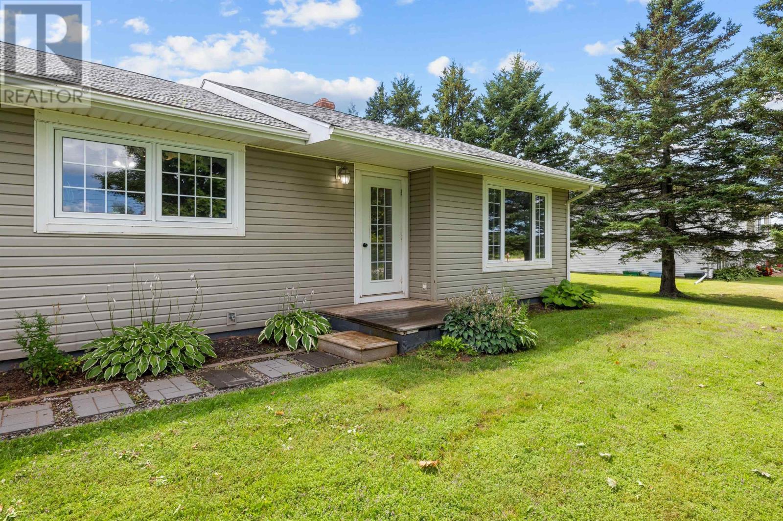 2816 Fort Augustus Road, Route 21, Glenfinnan, Prince Edward Island  C1B 1A4 - Photo 2 - 202620650