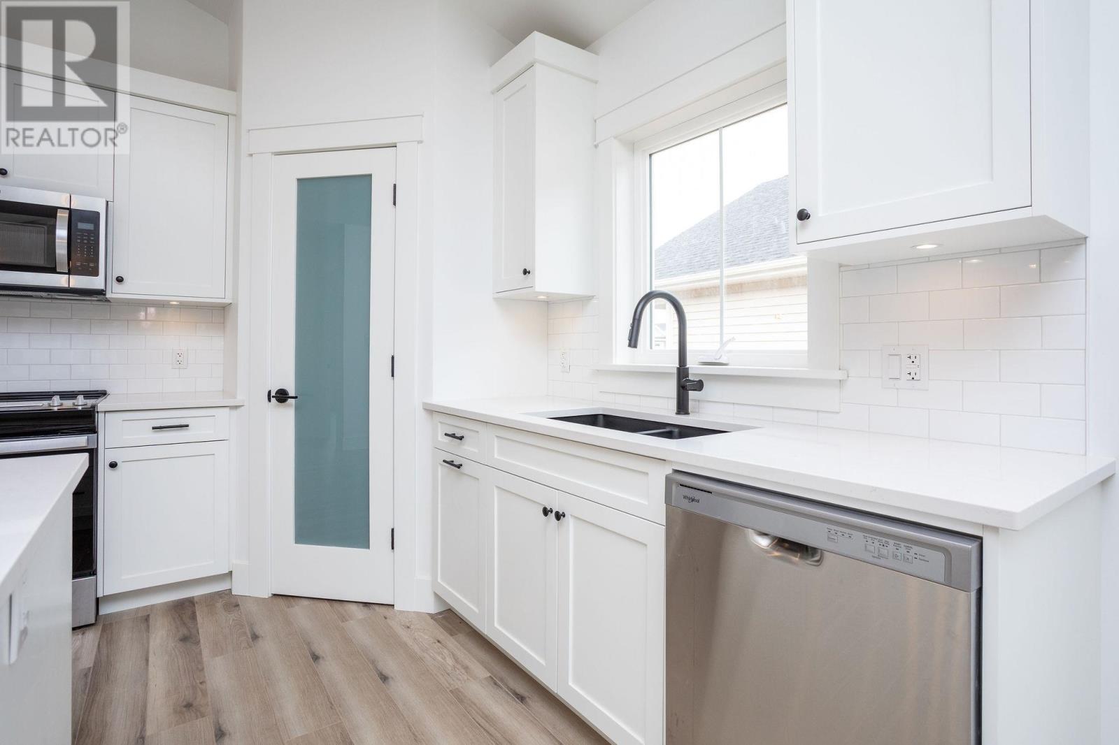 22 Shirley Street, Charlottetown, Prince Edward Island  C1C 0X8 - Photo 11 - 202620859